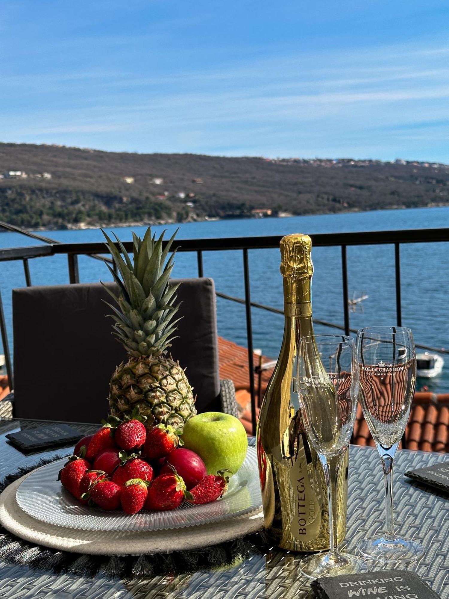 Villa Volos Apartment Karmen With Roof Terrace, Sea View, Free Private Parking Opatija Exteriér fotografie