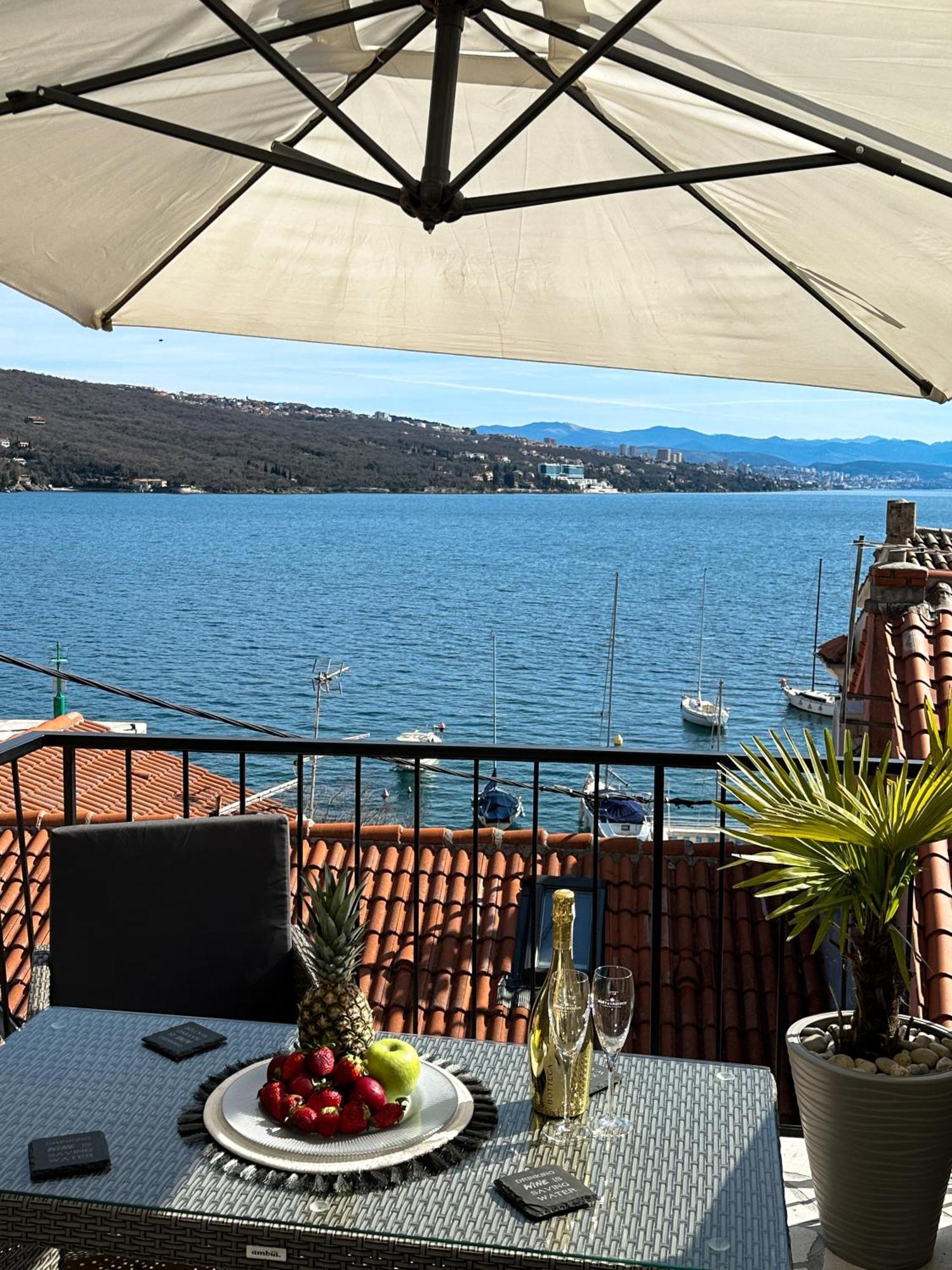 Villa Volos Apartment Karmen With Roof Terrace, Sea View, Free Private Parking Opatija Exteriér fotografie