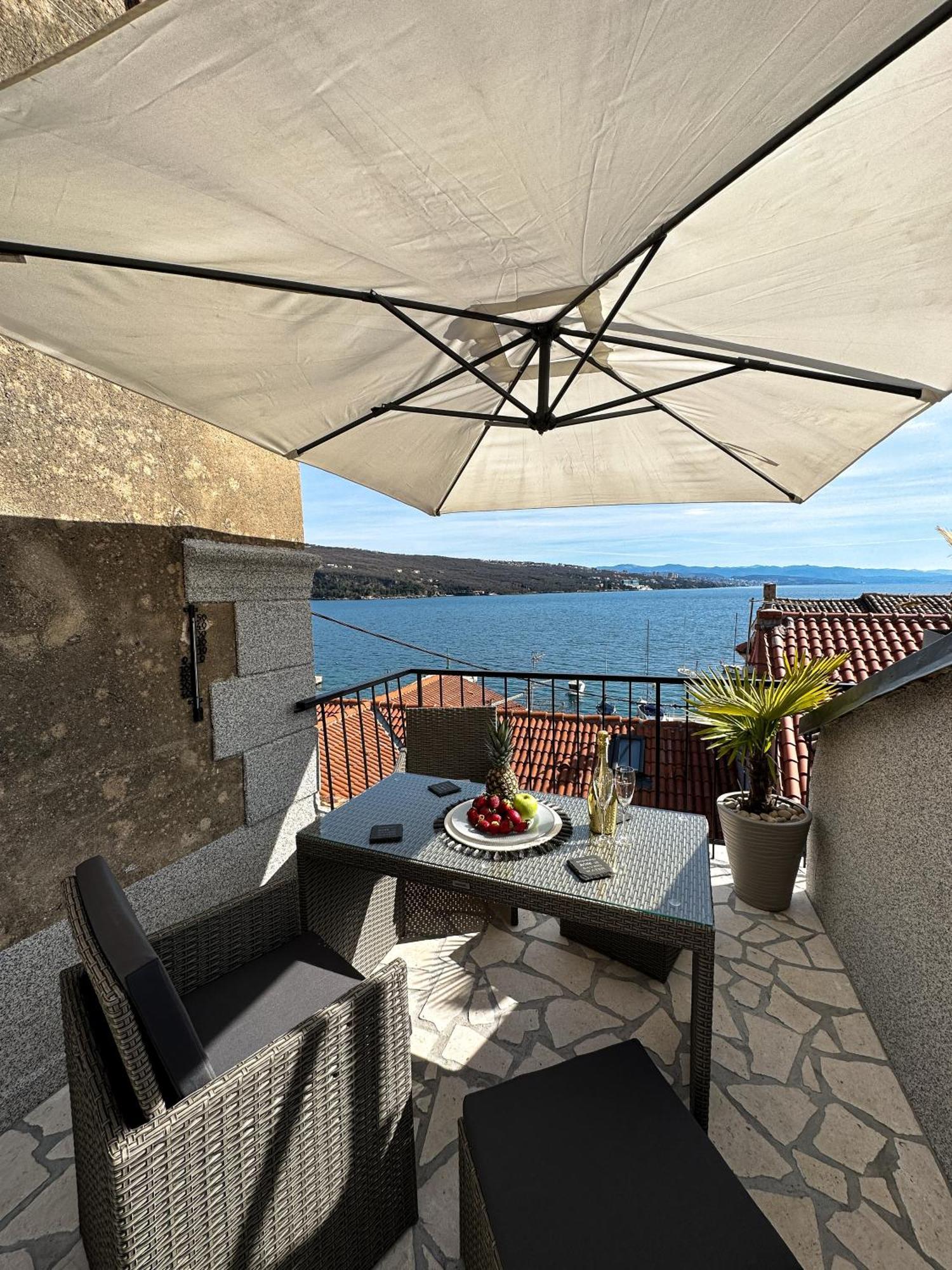 Villa Volos Apartment Karmen With Roof Terrace, Sea View, Free Private Parking Opatija Exteriér fotografie