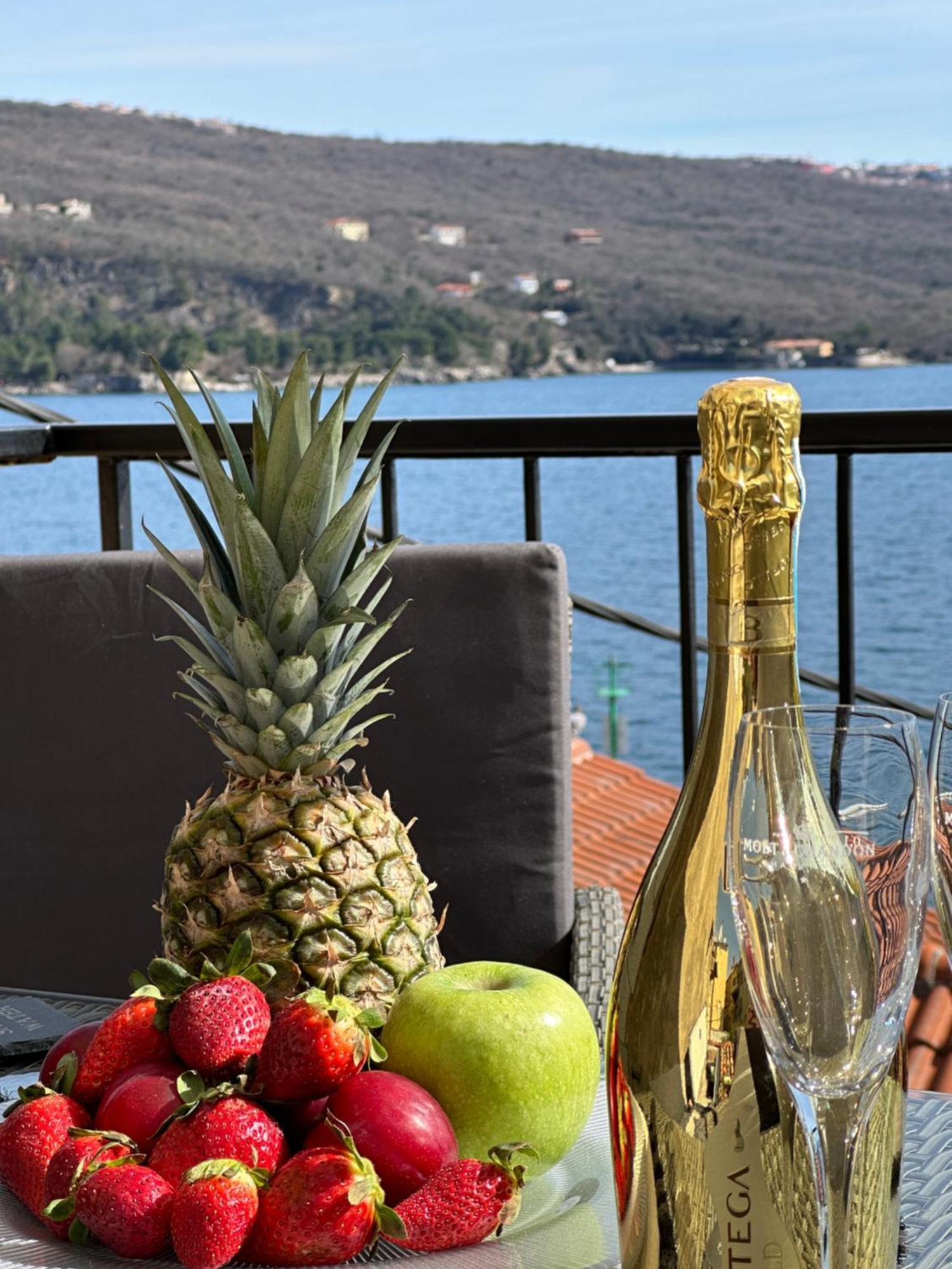 Villa Volos Apartment Karmen With Roof Terrace, Sea View, Free Private Parking Opatija Exteriér fotografie